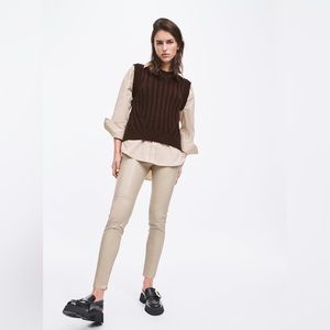 Zara FAUX LEATHER LEGGINGS
Color: Sand Size: L NWT.